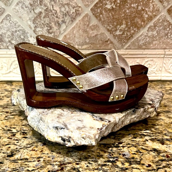 Toscanello Shoes - Toscanella Women’s Slip On Sandals with cut out 4” heel Size 7